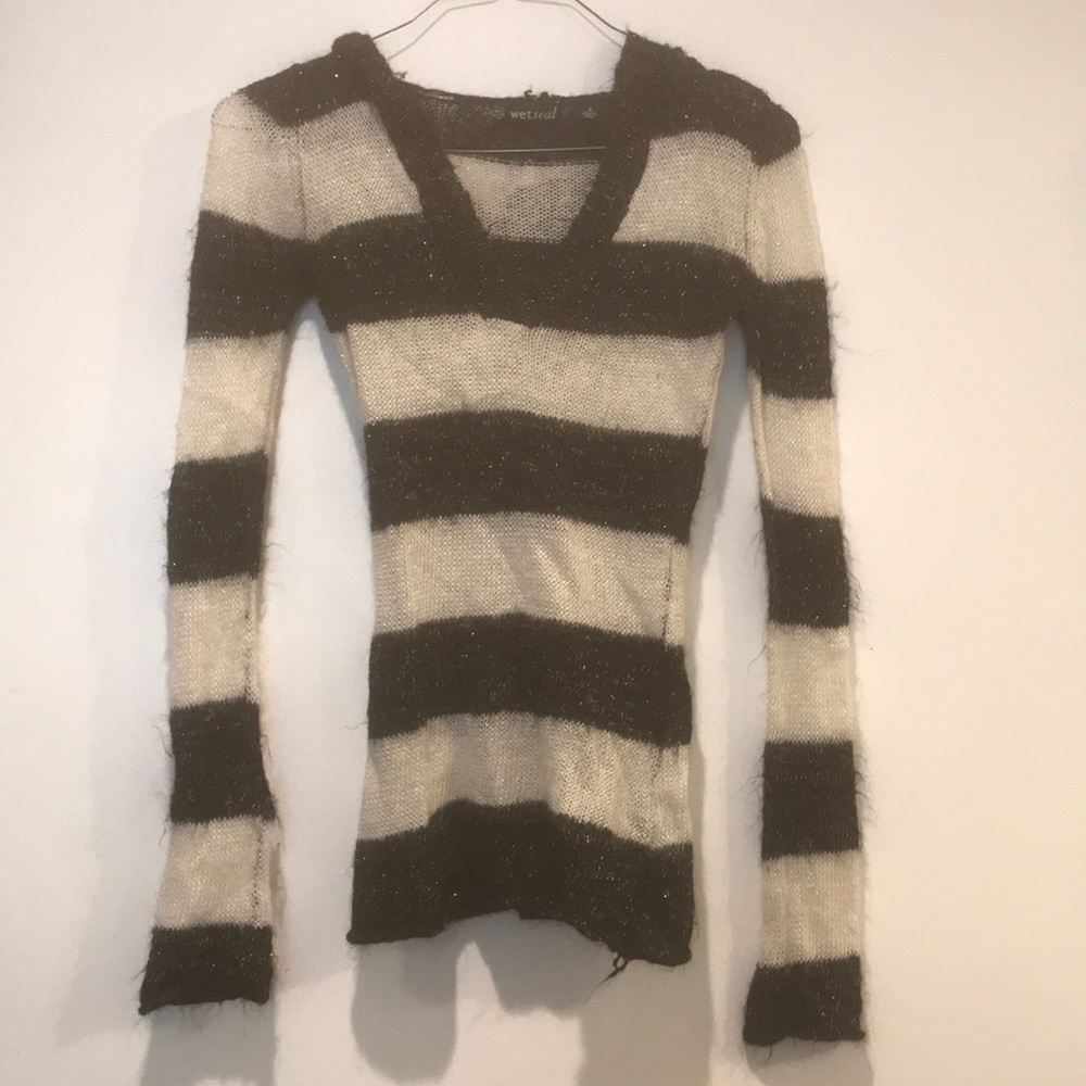 Wet Seal light weight hoodie v neck